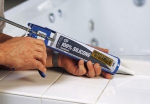 Joint silicone à refaire